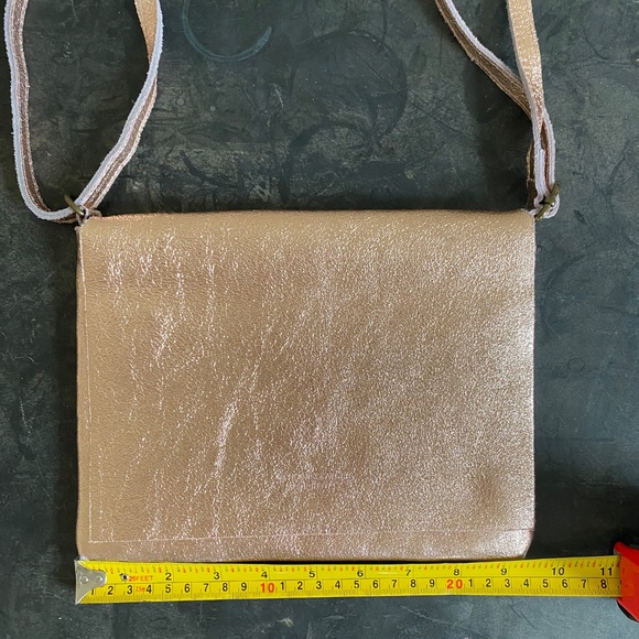 ❤️ Genuine Italian Leather Shimmery Rose Gold Purse - Picture 5 of 6